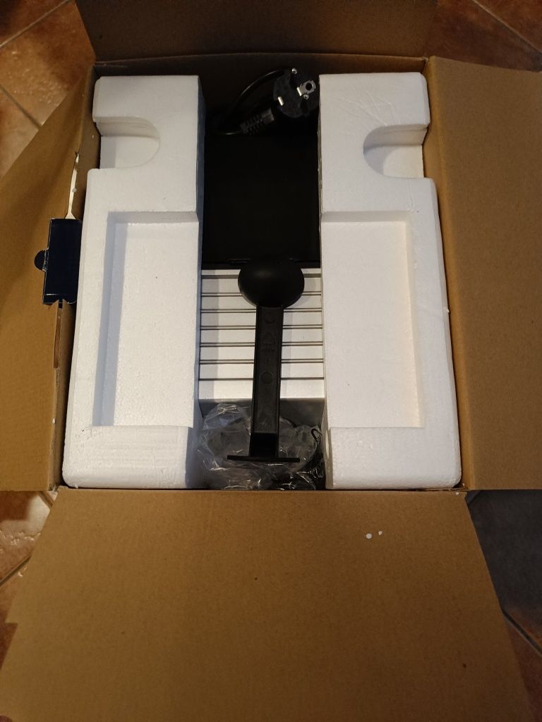 Ekspres kolbowy DeLonghi ECP33.21