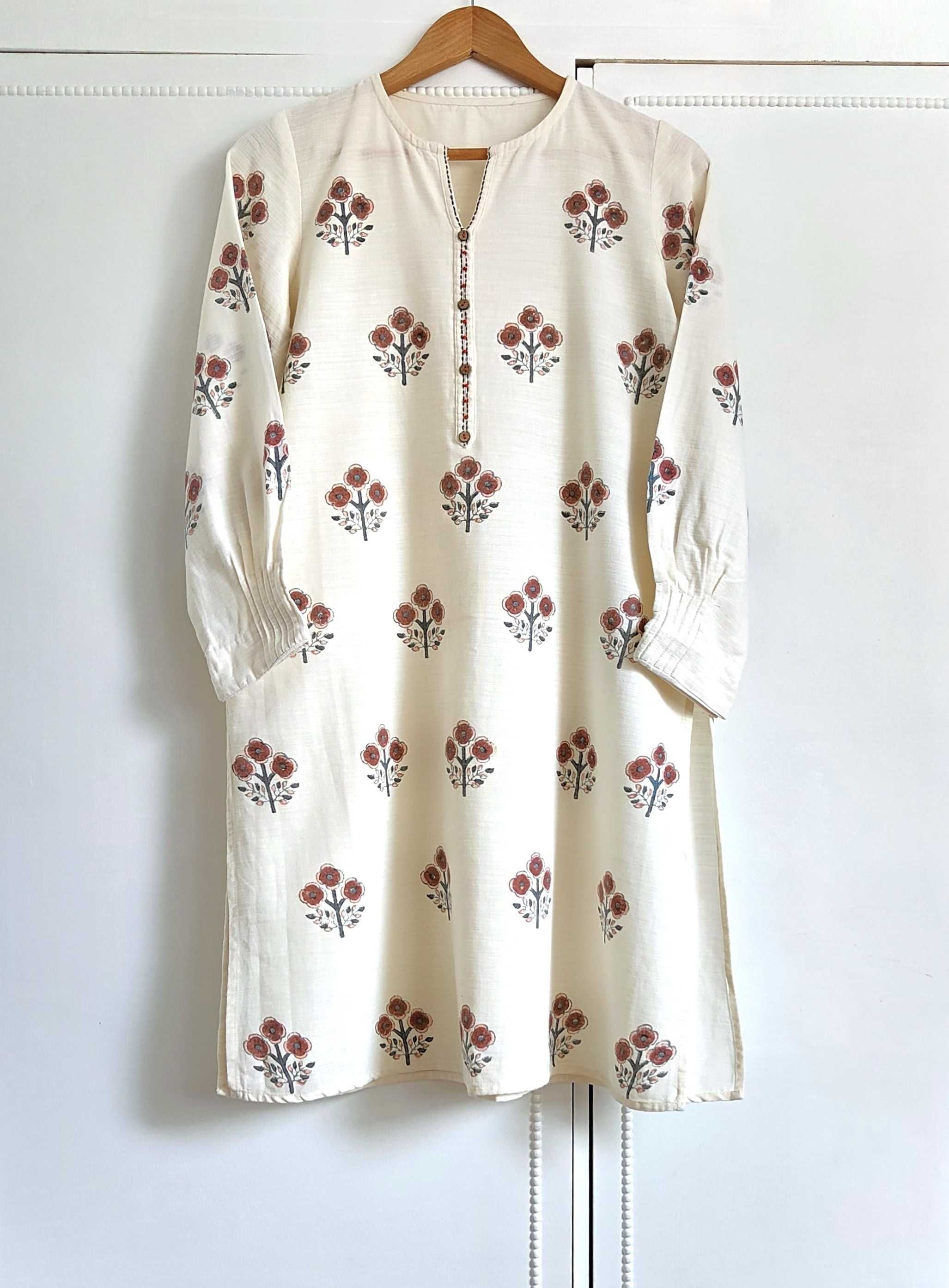 Biały komplet indyjski M 38 kwiaty boho bohemian retro kameez sari