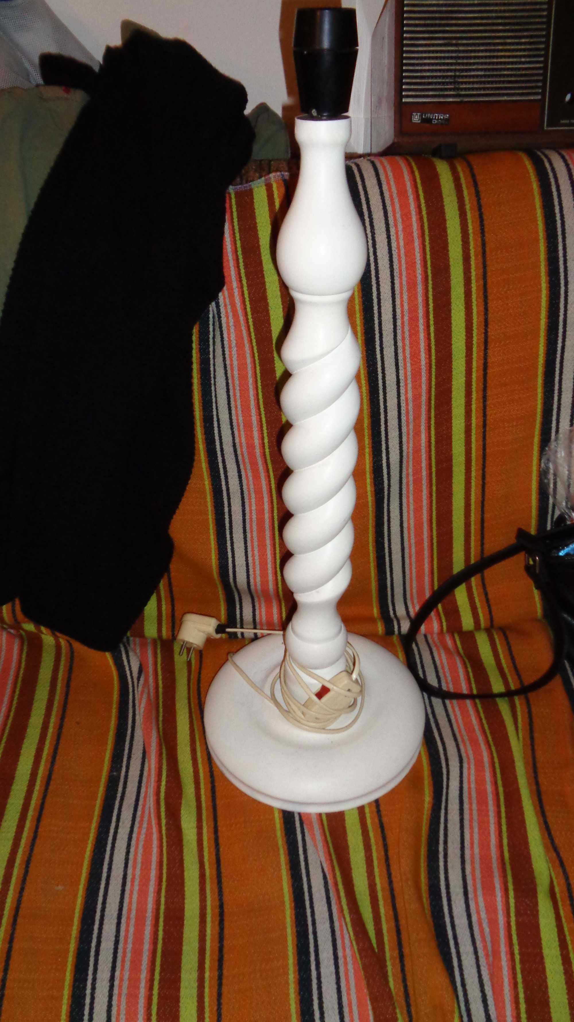 Lampa na stolik -