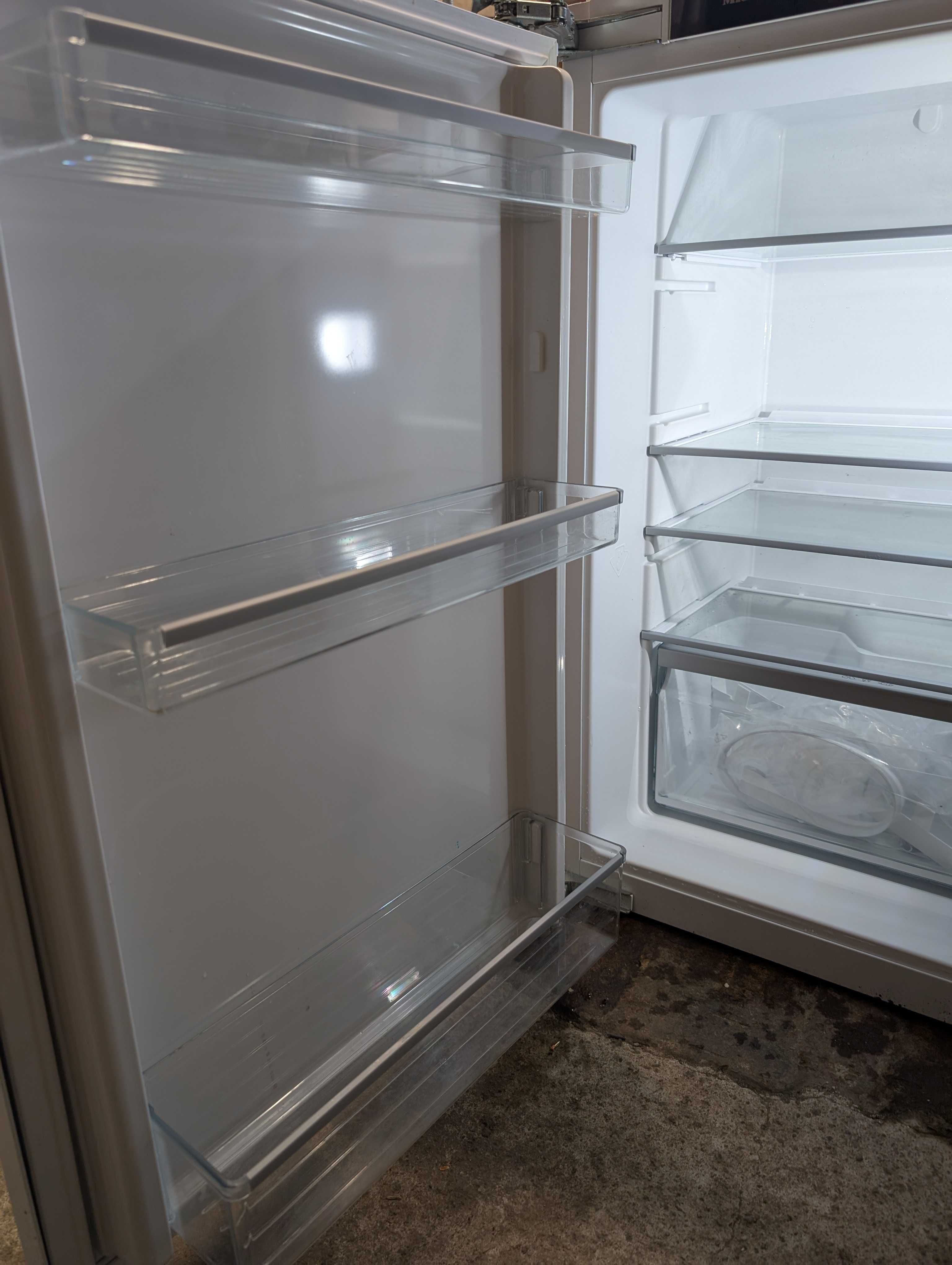 Lodówka Miele K 7103 D / 87.5cm