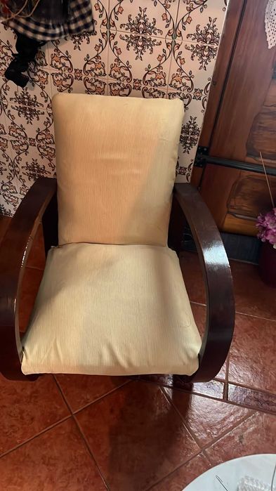 Conjunto de 2 Cadeiras em madeira