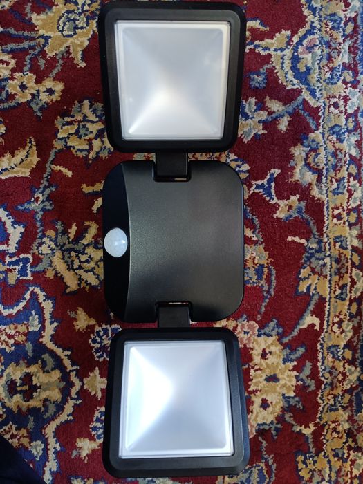 Projetor foco duplo LED exterior com sensor de movimento alto brilho