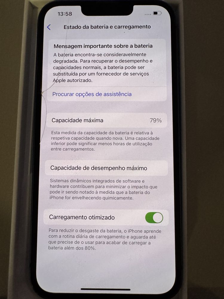 Iphone 13 com vidro partido