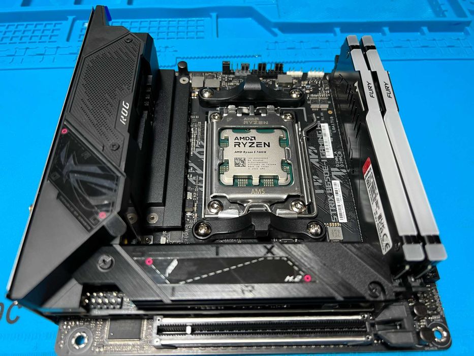 Komputer stacjonarny NZXT H1 ITX Ryzen 5 7600X RX 6700 XT 32GB DDR5
