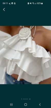 Блуза белая с розой и воланами