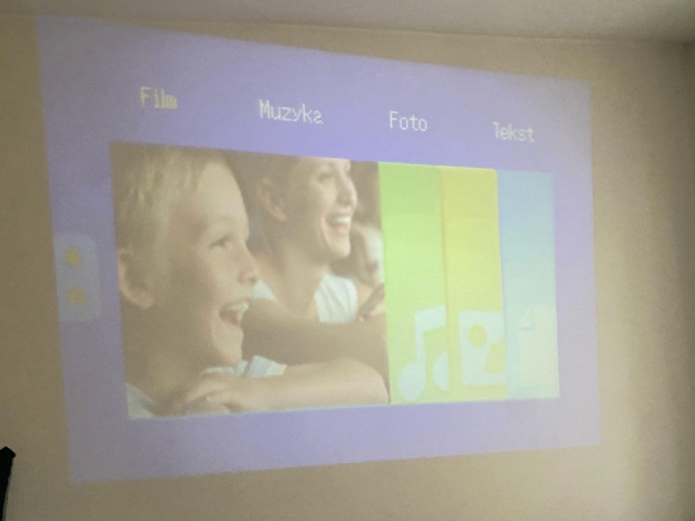 Projektor LED
Obrazy dotyczące bezpieczeństwa|Kontakty
Ws