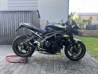 Triumph speed triple rs 1050 salon pl