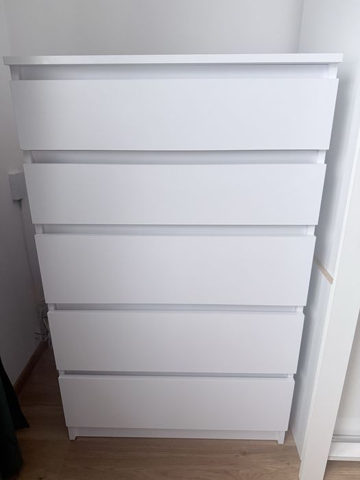 Biała komoda matowa