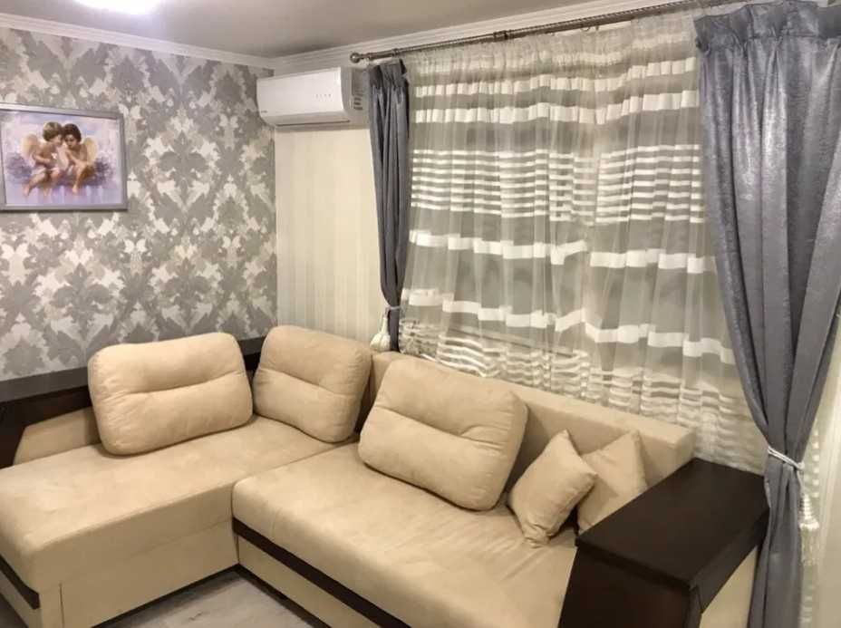 Продам квартиру для большой семьи, 75 м.кв., Черноморск, центр.