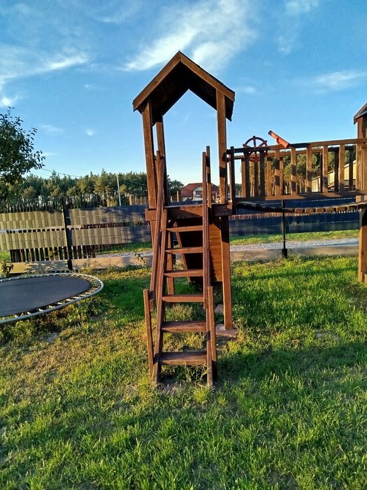 Plac zabaw duży dobry stan