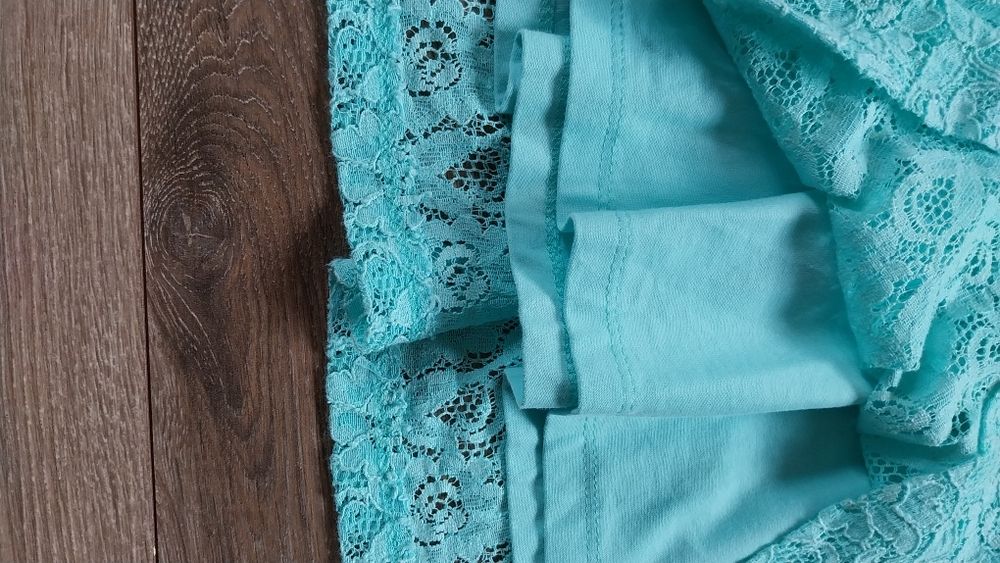 Sukienka koronkowa r. 134