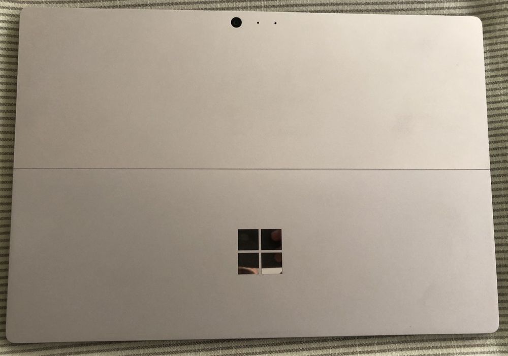 Microsoft Surface pro 4 i5 256gb 8 gb RAM