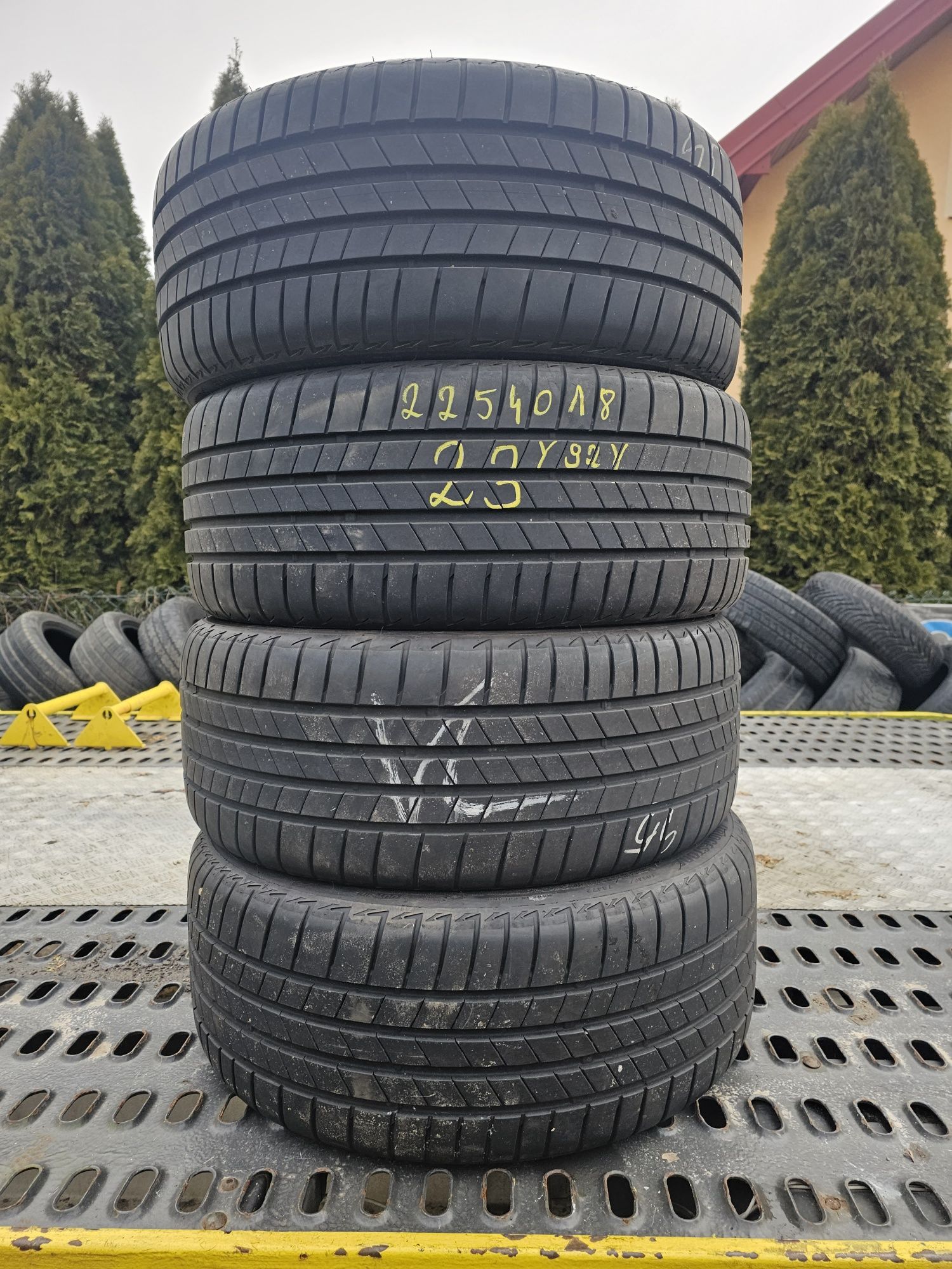 Opony Letnie R18 225/40-Bridgestone-7mm-23rok