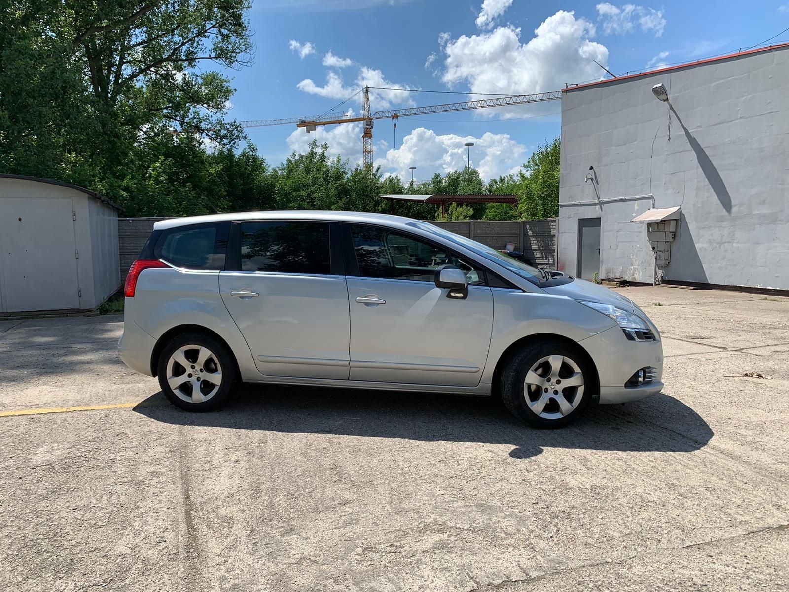 Peugeot 5008 1,6 diesel 2010r