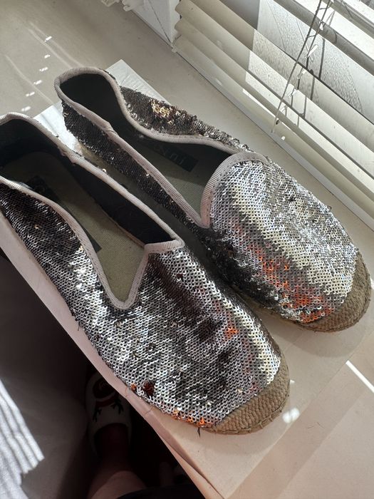 Еспадрильї жіночі в паєтках сріблясті/леопардові