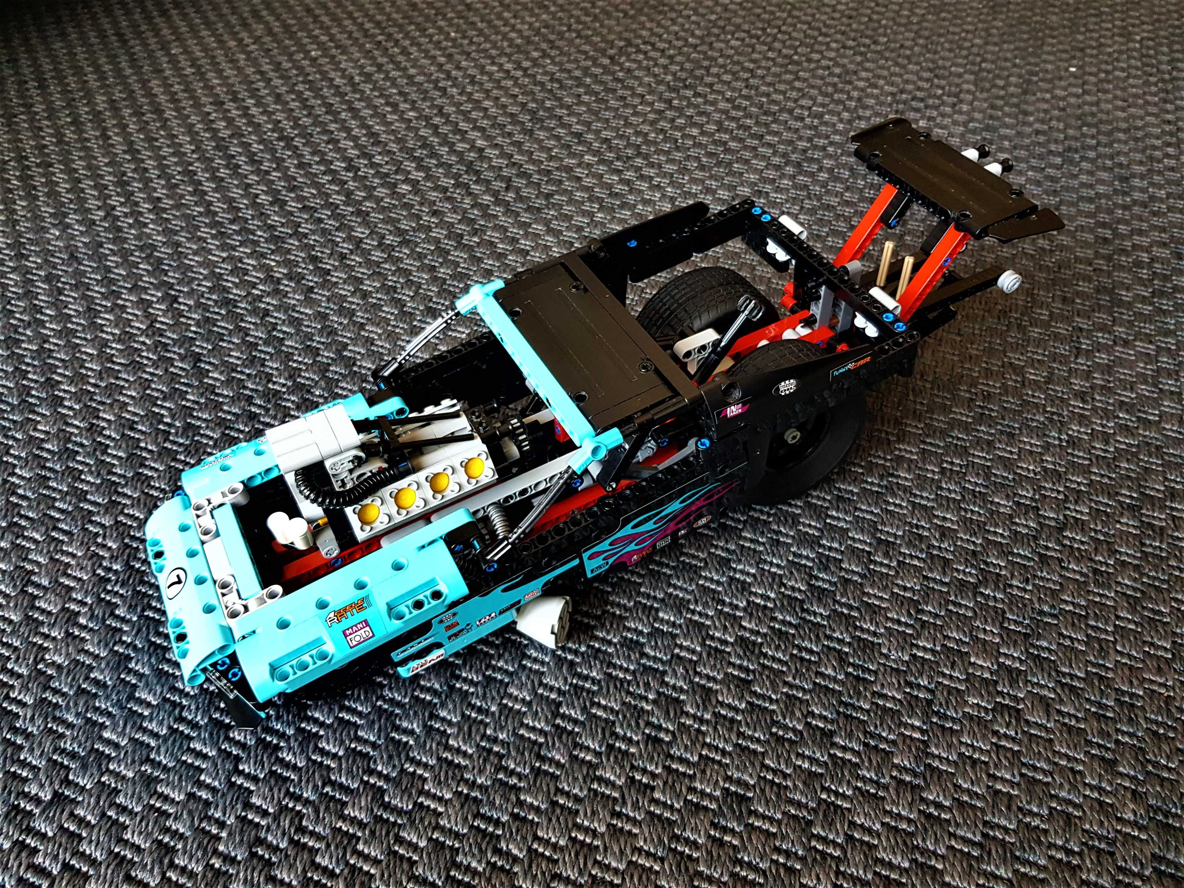 LEGO® Technic 42050: Drag Racer