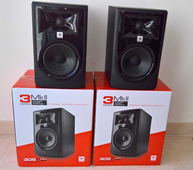 JBL  305P Mk II
Powered 5" Two-Way Studio Monitor