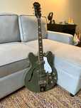 Epiphone casino worn olive drab com mods e tremotone de 1964