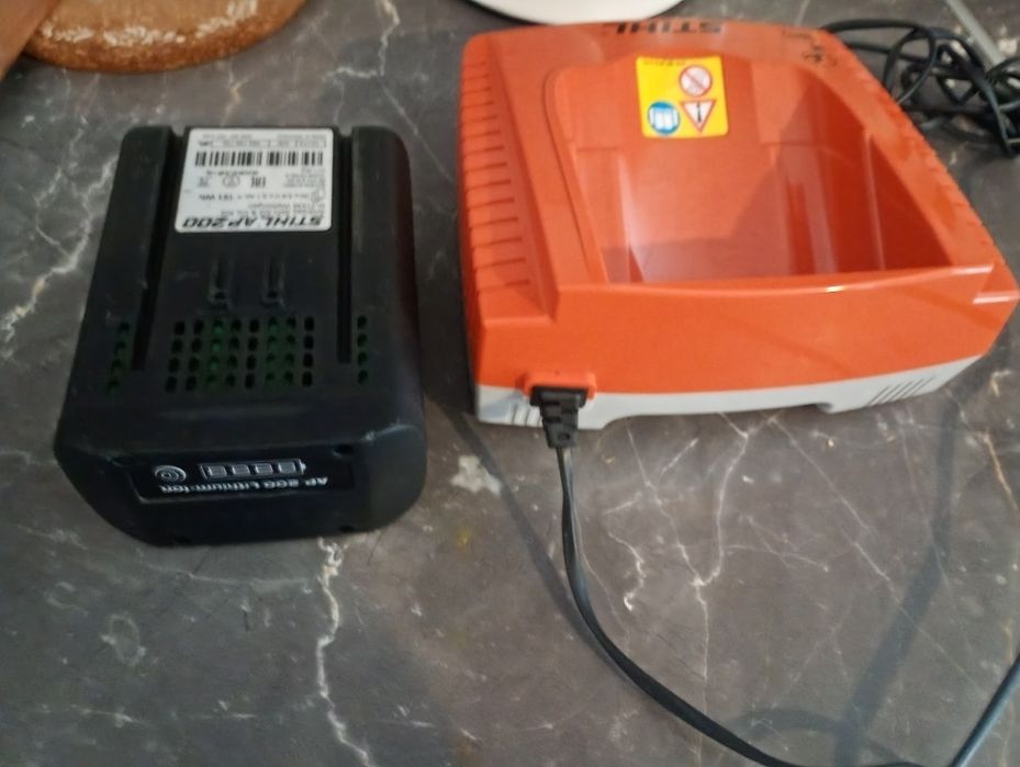 Stihl ap200 bateria z ladowarka