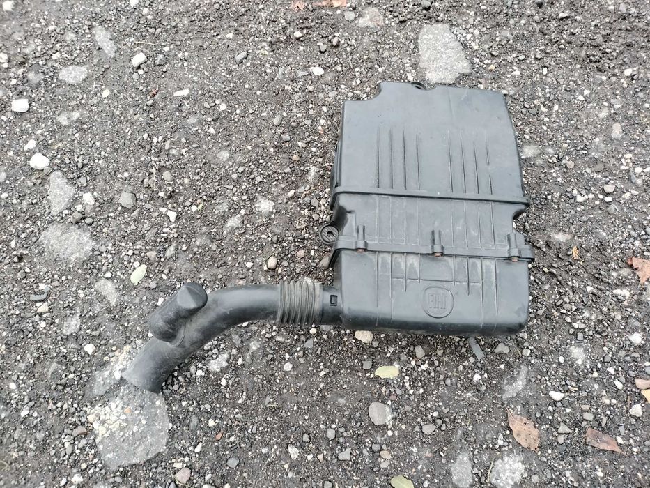 Obudowa filtra powietrza Fiat Linea Grande Punto 1.4 8V benzyna