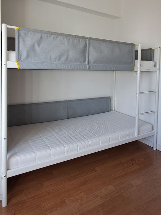 Vendo Beliche VITVAL (IKEA) + 2 Colchões em ótimo estado