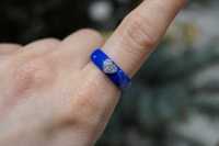 Niebieski ceramiczny pierścionek ze srebrnym serduszkiem