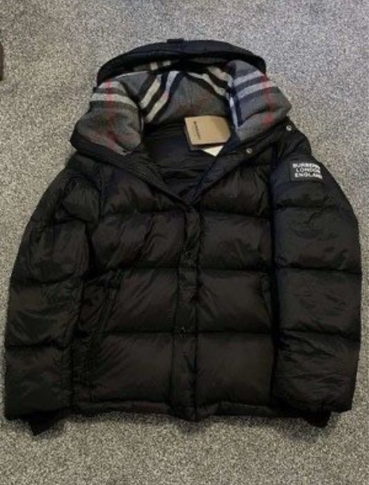 Куртка Burberry.