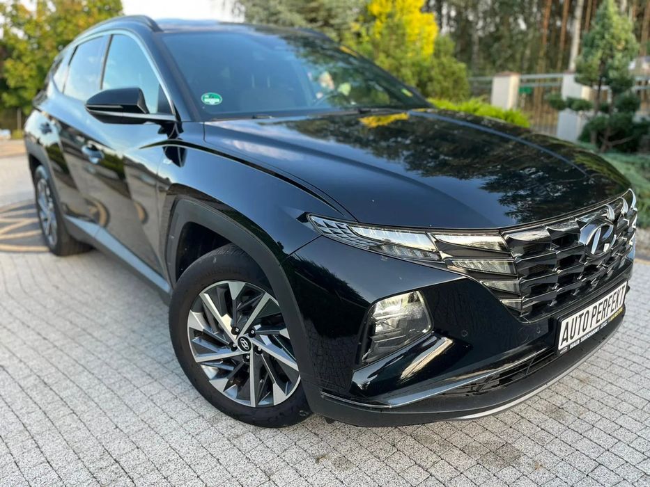 Hyundai Tucson Auto wzorowo utrzymane pełen serwis navigacja kamera.
