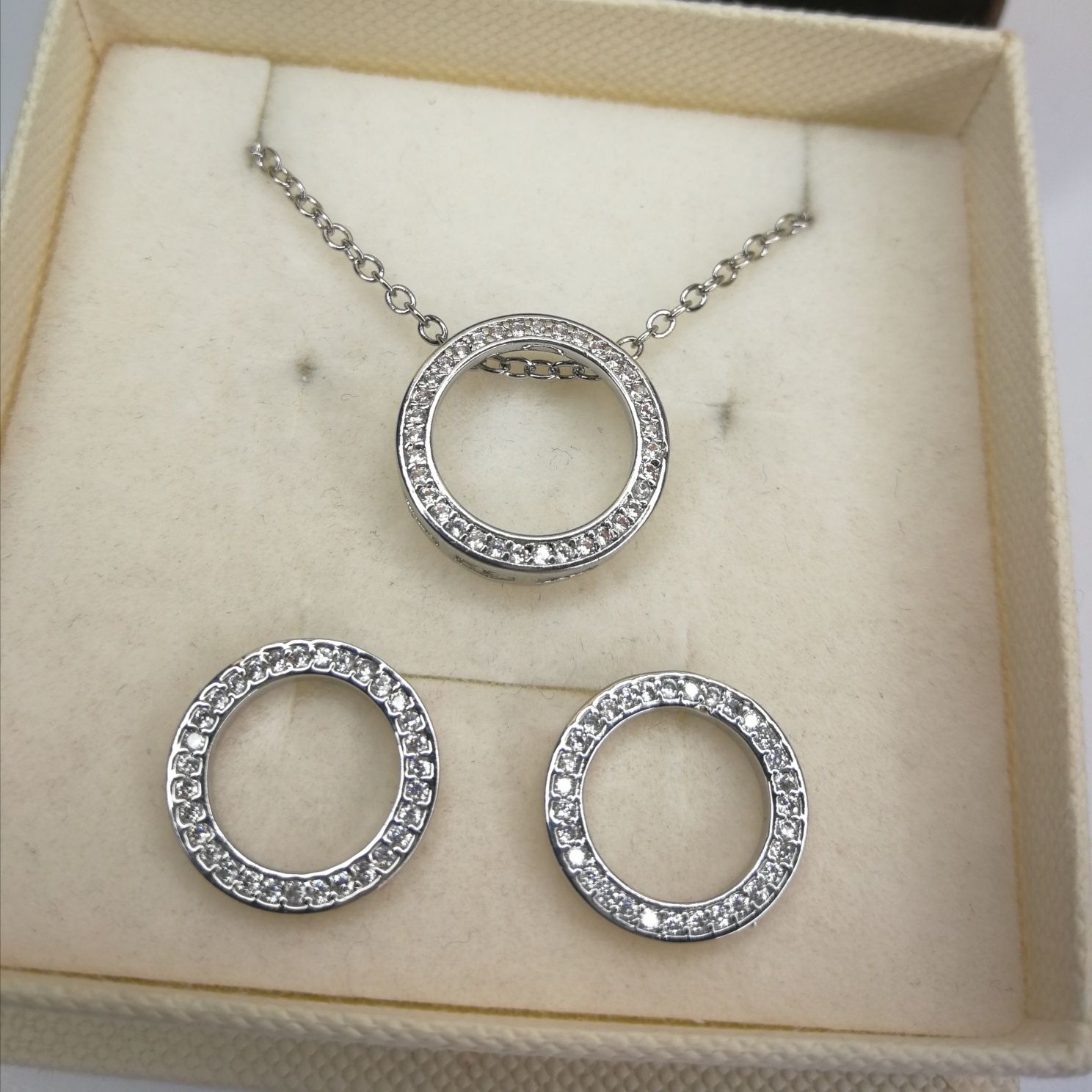Nowy srebrny komplet biżuterii z cyrkoniami koła