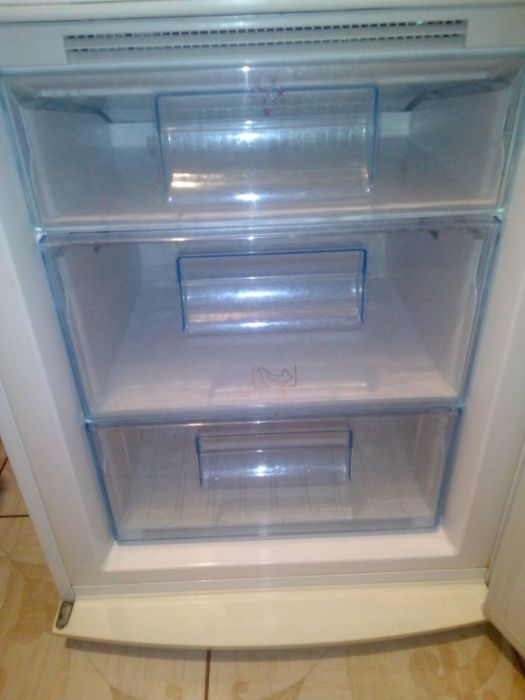 техника для кухни продам холдильник электролюкс в рабочем состоянии .