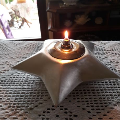 Lampa naftowa w kształcie gwiazdy