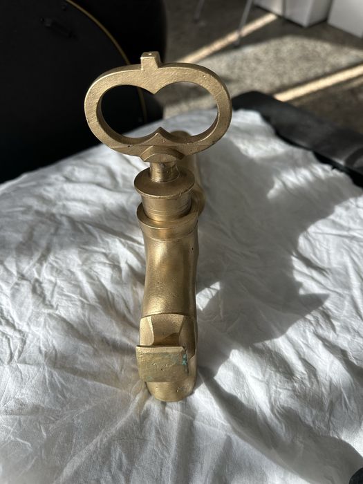 Torneira para pipa vintage em bronze