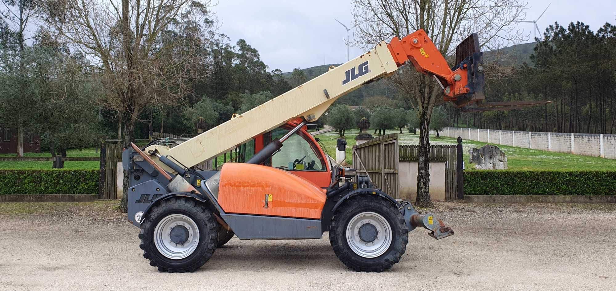 Telescópico JLG 3512