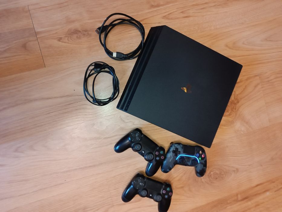 Konsola PlayStation 4