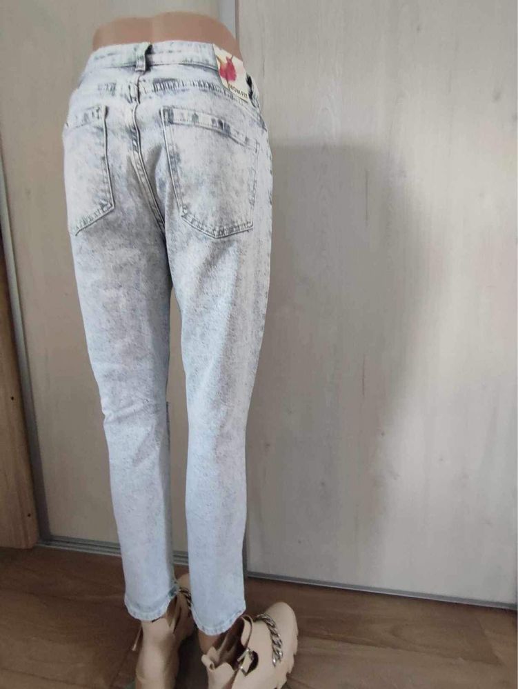 Jeansy damskie niebieskie, wysoki stan,mom fit ,W.log,rozmiar S/M