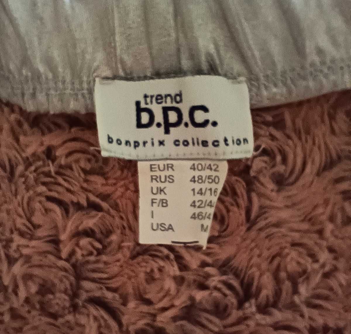 B.P.C Srebrne leginsy. Nogawka 3/4