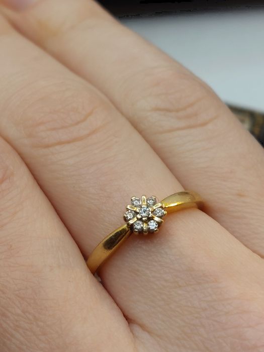 Złoty pierścionek 9k diamenty brylanty kwiatek vintage rozmiar 11