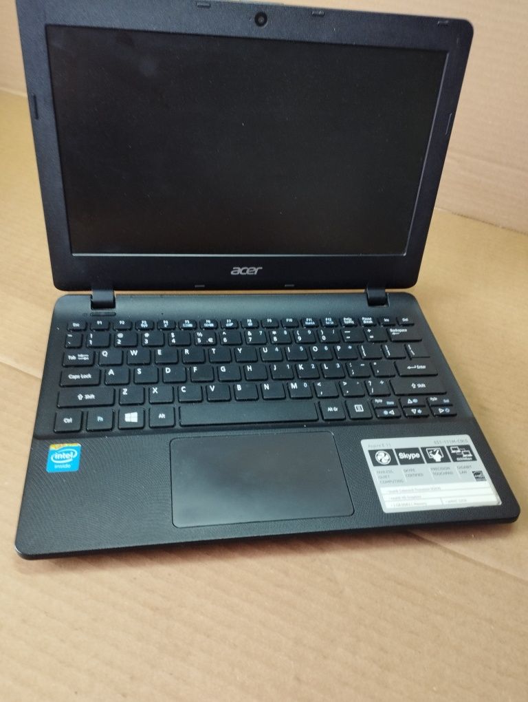 Laptop Acer  ES1