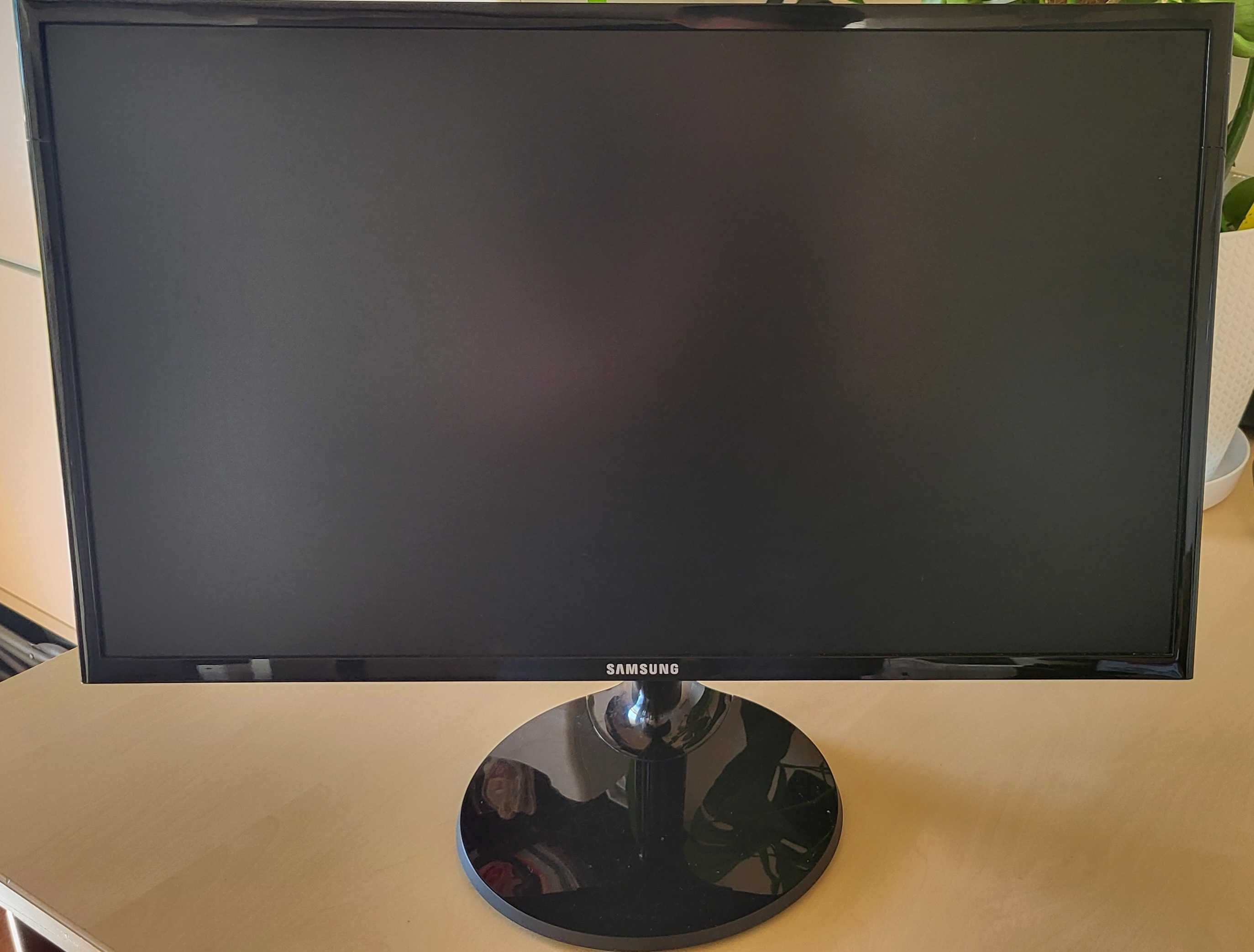 Monitor Samsugng 23,5" - S24F354FHU