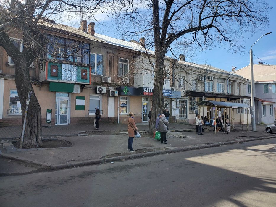 В Одессе продам у Нового рынка магазин офис салон 60 кв.м.