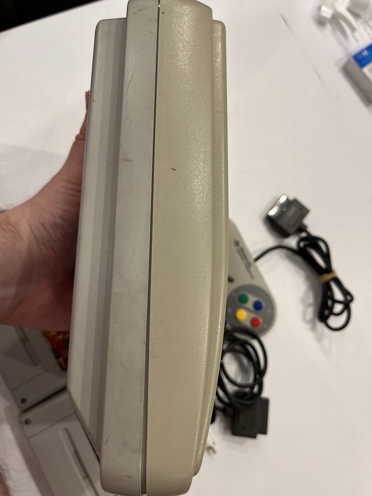 Konsola Super Famicom plus pady