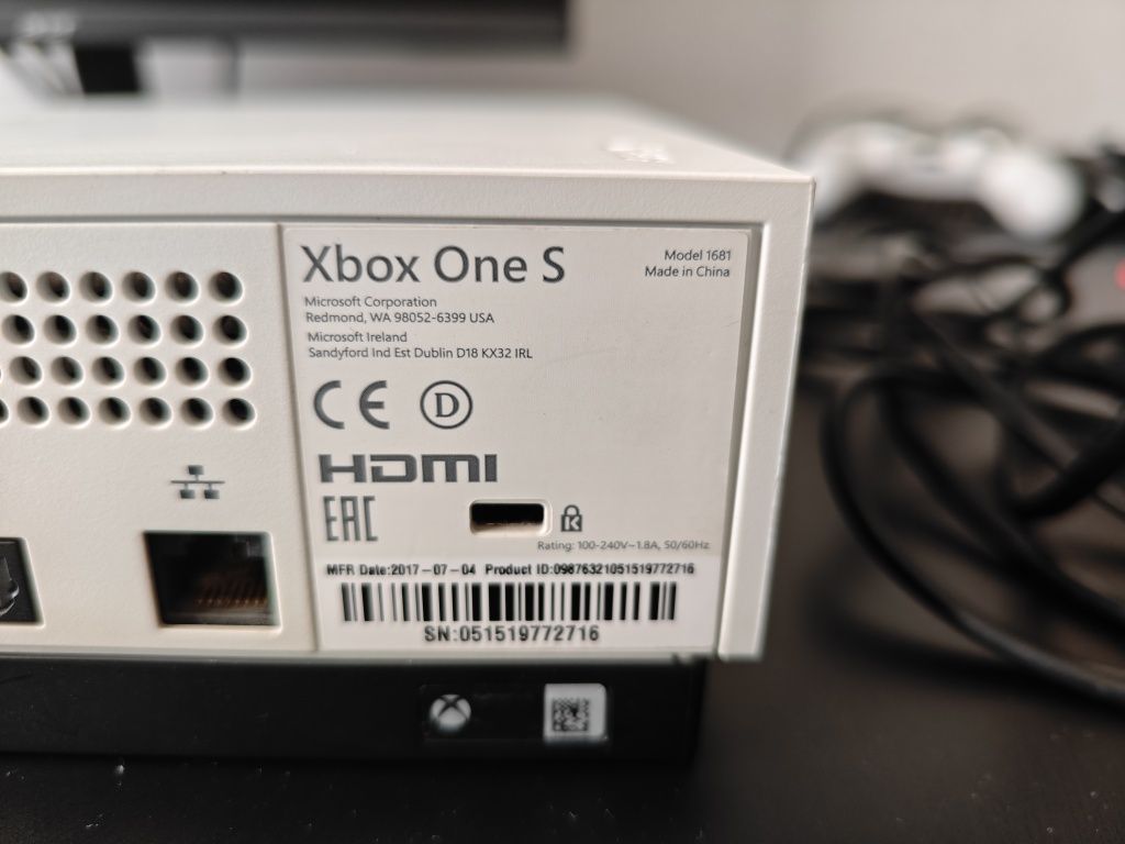 Xbox One S 500gb z grą Just Dance 2021