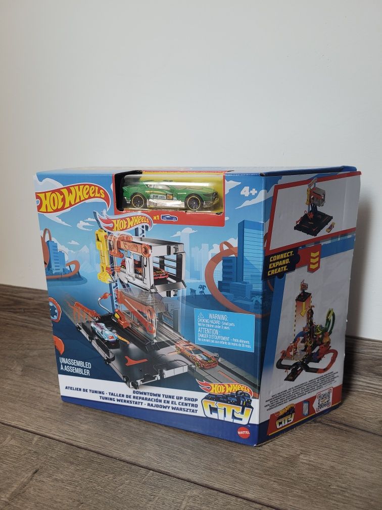 Hot wheels rajdowy warsztat + auto