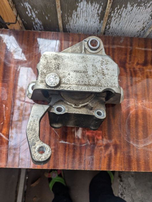 Левая подушка ДВС volvo xc40 32255273