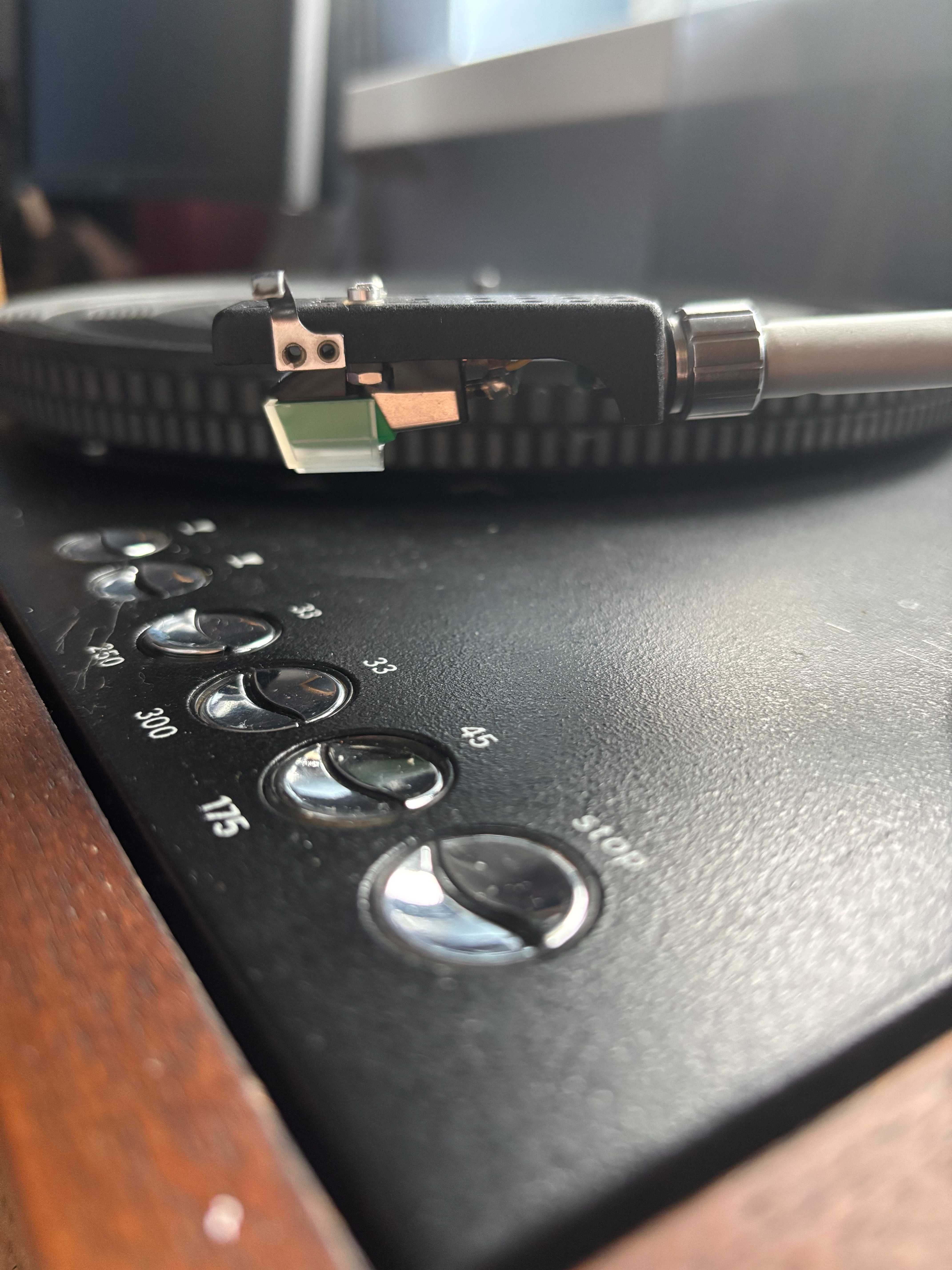 Gramofon Daniel G1100 fs