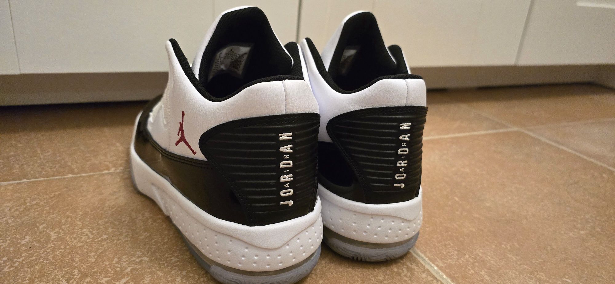 Nike Air Jordan Max Aura 2
