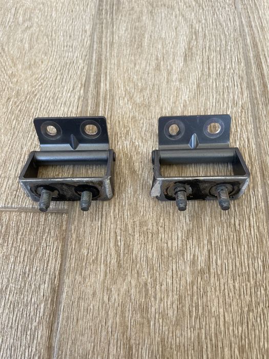 Петля завіси задньої двері кришки багажника Nissan 904006MA0A