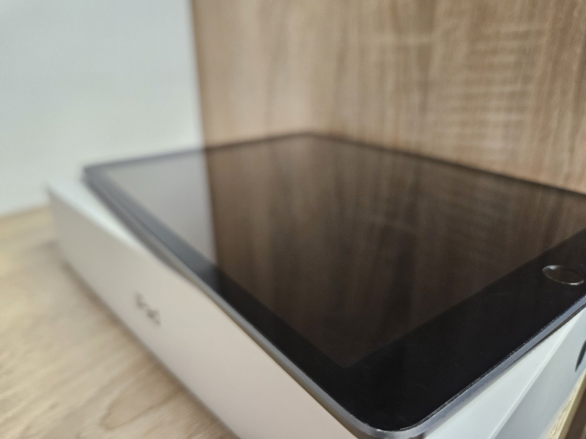 Tablet APPLE iPad 10.2 (9 gen.) 64GB Wi-Fi Srebrny MK2K3FD/A Space Gra
