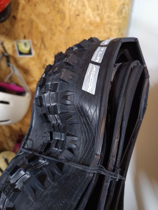 Pneu novo Schwalbe Magic Mary performance 29x2.40