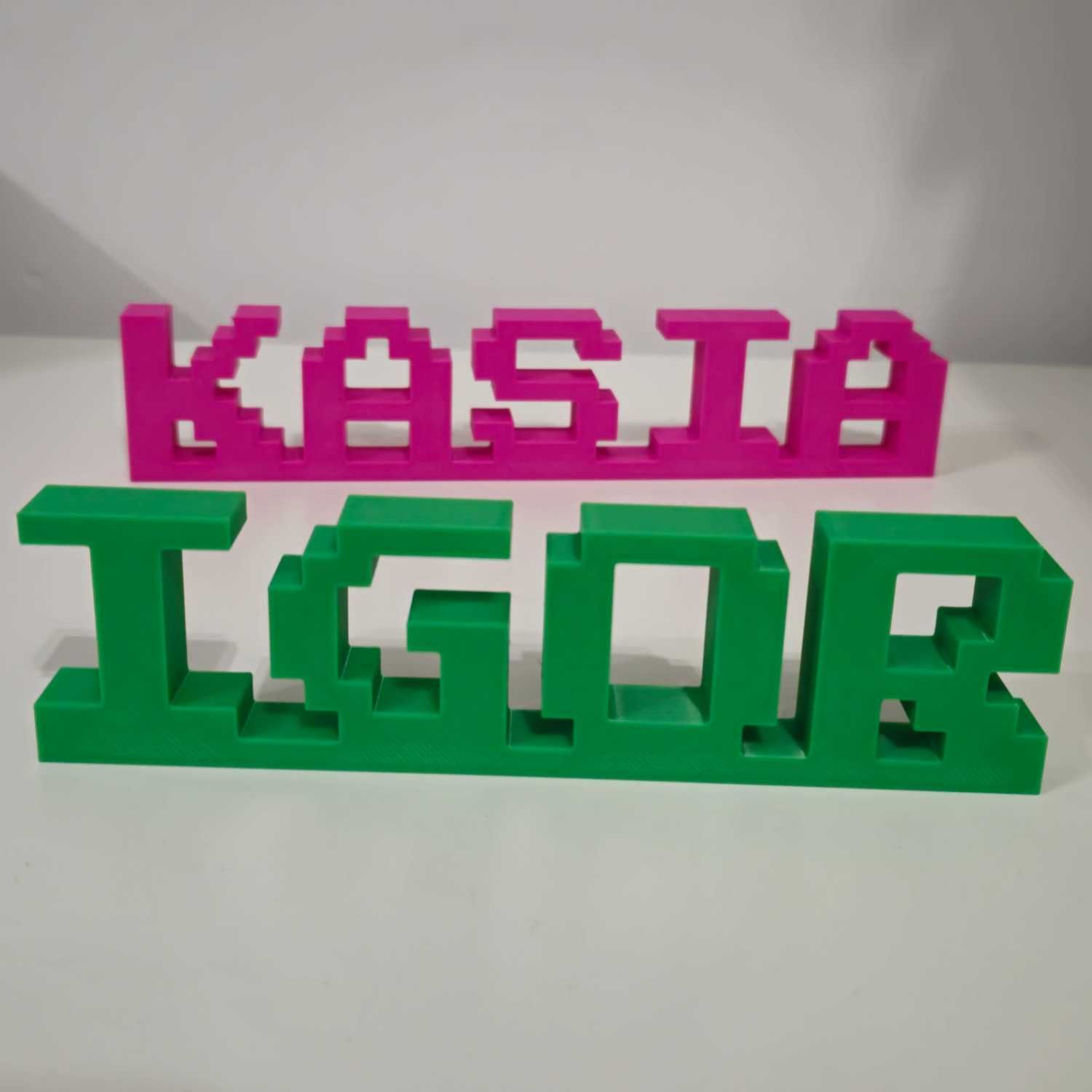 PIXEL - Personalizowany napis 3D na półkę, biurko lub komodę 4cm